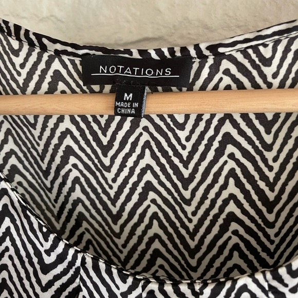 ✅Like new! Notations black and white tank - Picture 4 of 5